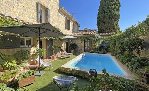 Villa in Est, Marguerittes, Frankreich 1