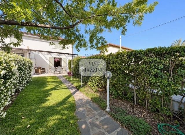 Country House in Tonfano, Pietrasanta, Italy 2 - 19154816