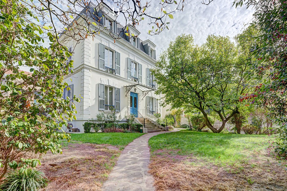 Villa in Nogent-sur-Marne, Ile-de-France, France 1 - 19145521