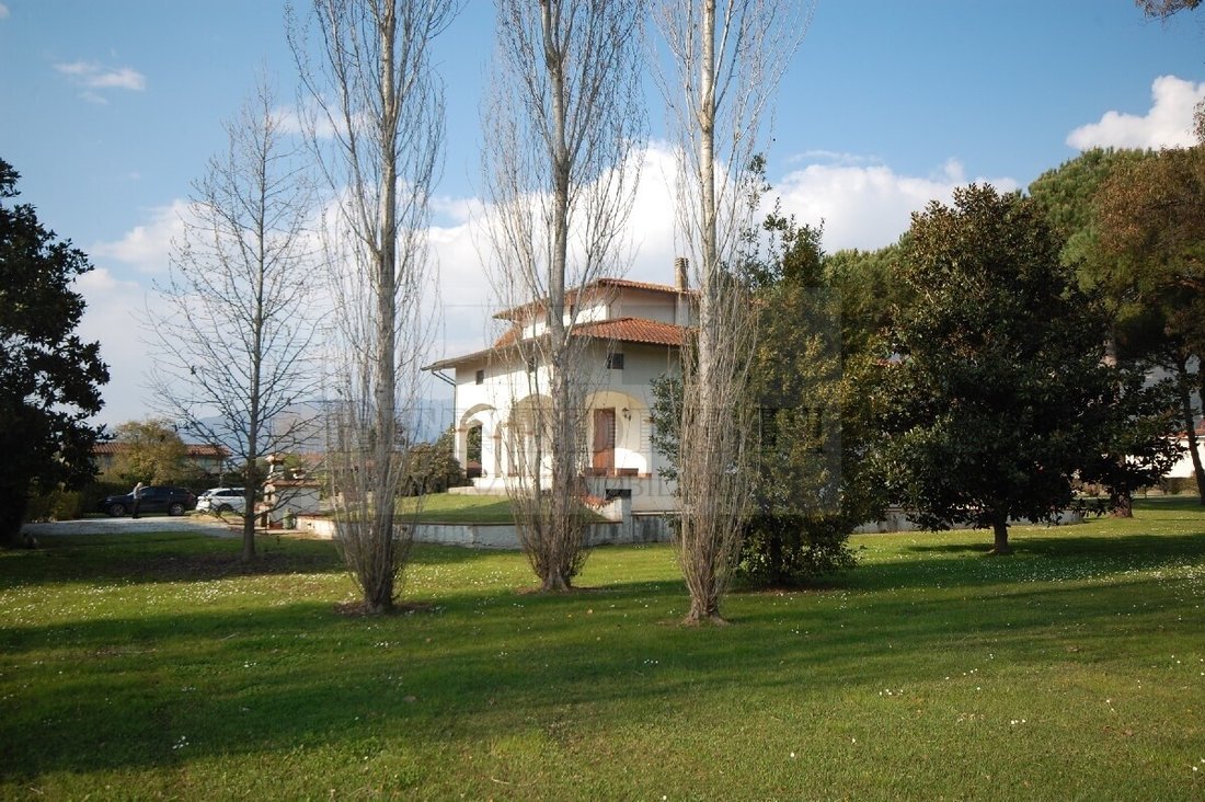 Villa in Pietrasanta, Toskana, Italien 2 - 17247182