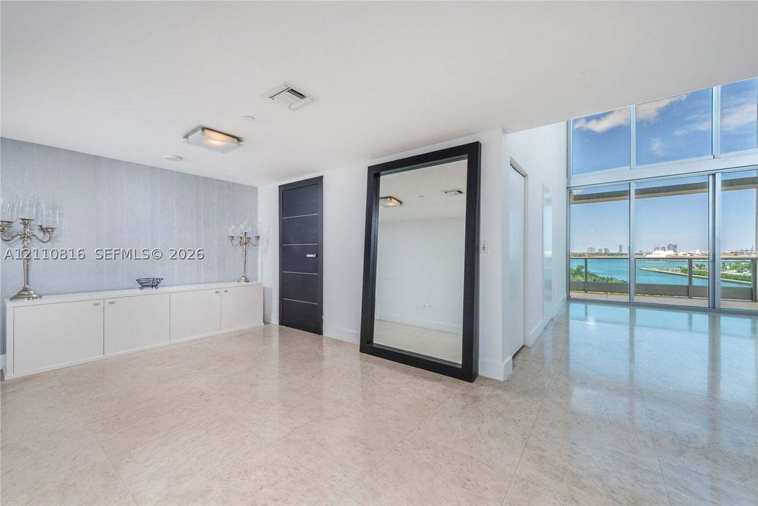 Condo in Miami, Florida, United States 3 - 19155807