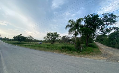Land in Canoas, Nuevo León, Mexiko 1