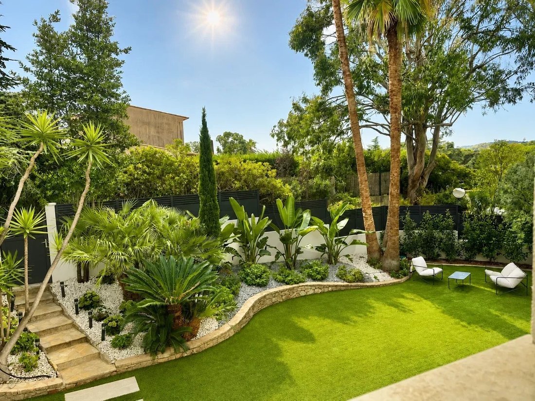 Villa in Vaug, Villeneuve-Loubet, France 2 - 19153416