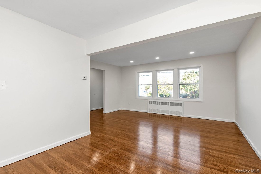 Lynbrook, New York, United States 5 - 19156072