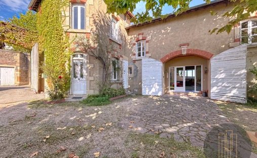 Haus in Saint-Étienne-des-Oullières, Auvergne-Rhone-Alpen, Frankreich 1