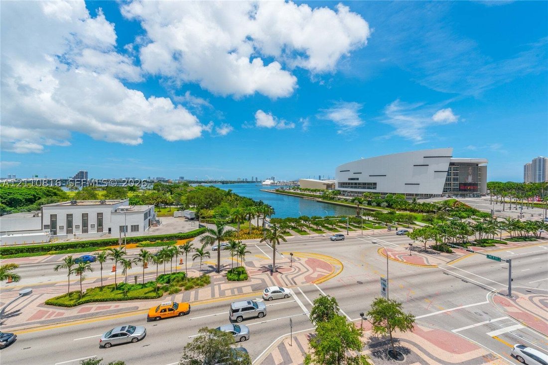 Condo in Miami, Florida, United States 1 - 19155807