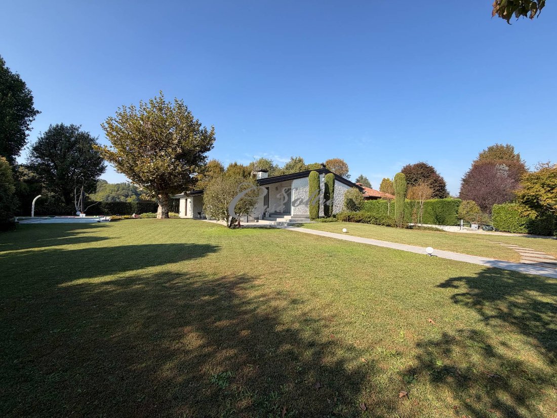 Villa en Carimate, Lombardía, Italia 1 - 19157328