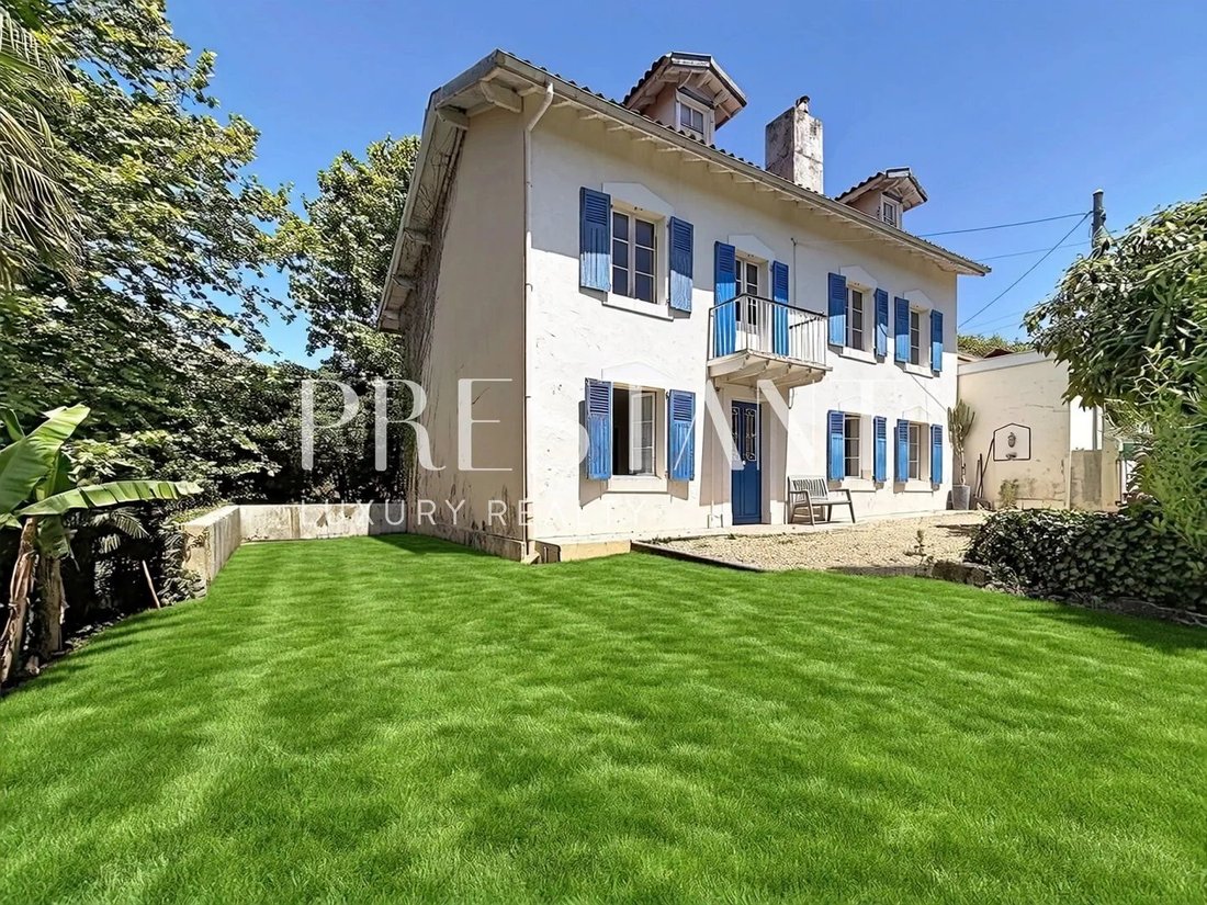 Haus in La Rochefoucauld-Aguilera, Biarritz, Frankreich 1 - 19155131
