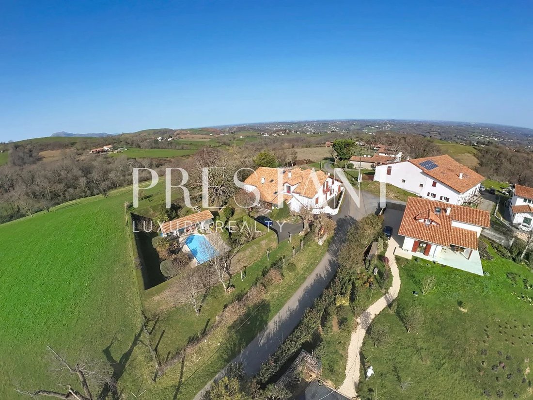 House in Espelette, Nouvelle-Aquitaine, France 5 - 19155171