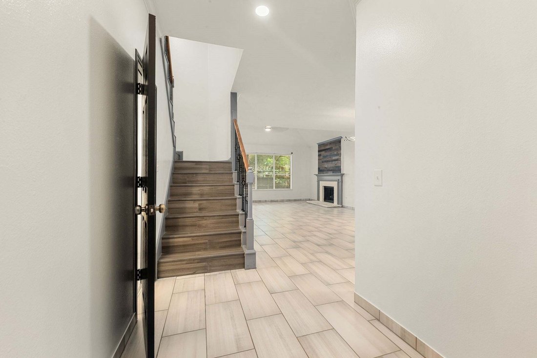 House in The Woodlands, Texas, United States 3 - 19155935