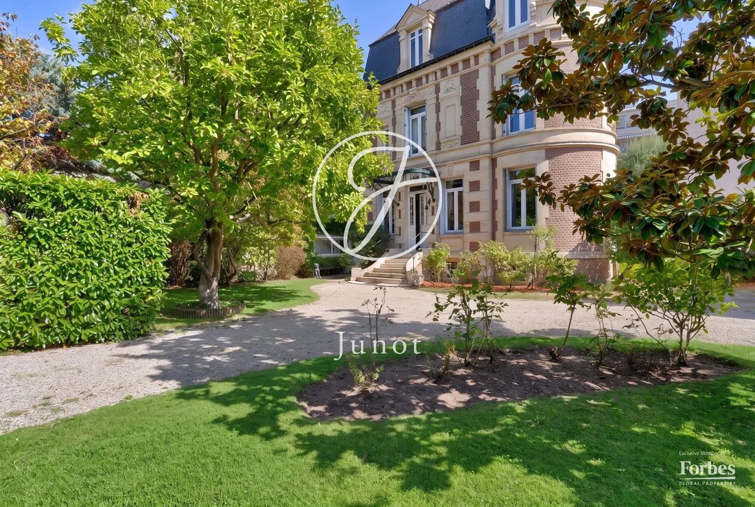 Maison à Rueil sur Seine - Plaine - Gare, Rueil-Malmaison, France 1 - 18843032