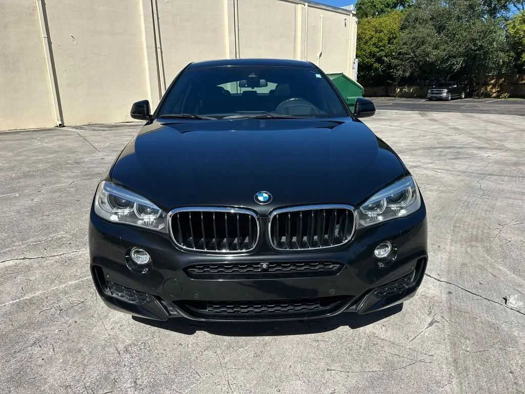 Suv in Hollywood, FL, United States 2 - 19156889