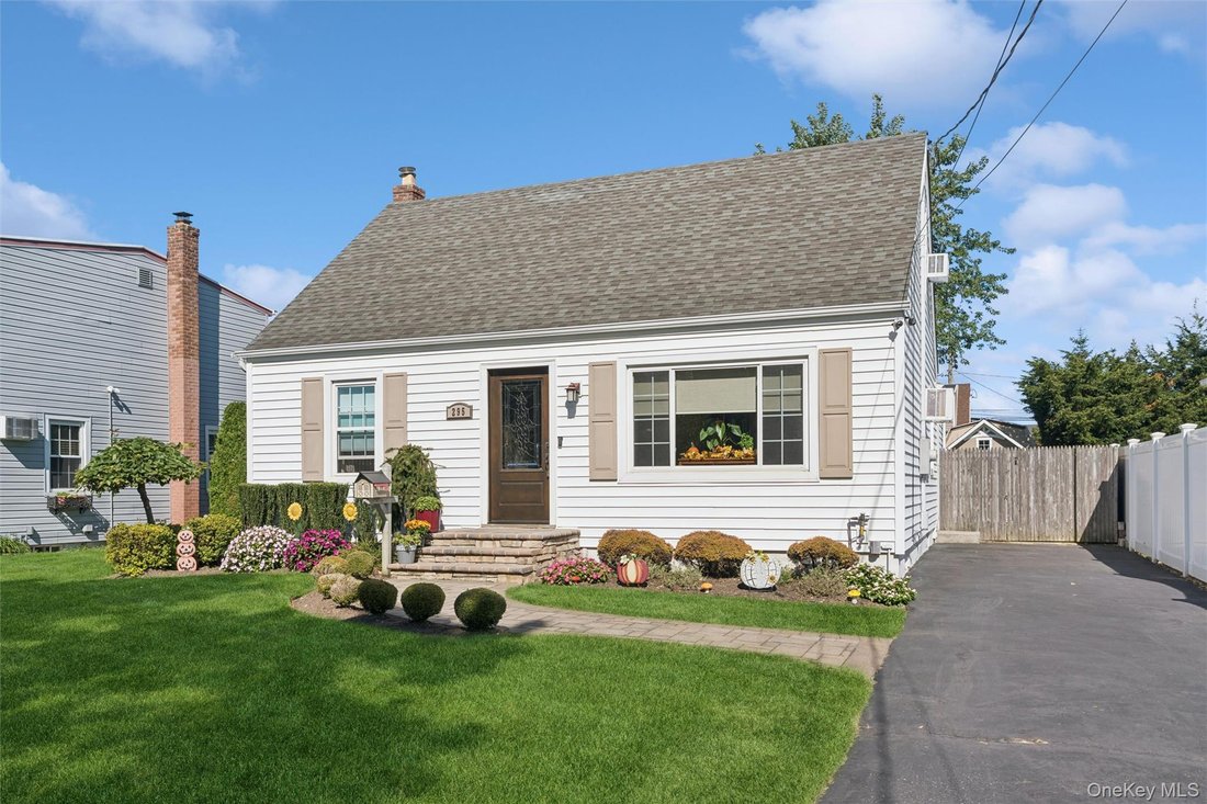 House in Massapequa, New York, United States 2 - 19156136