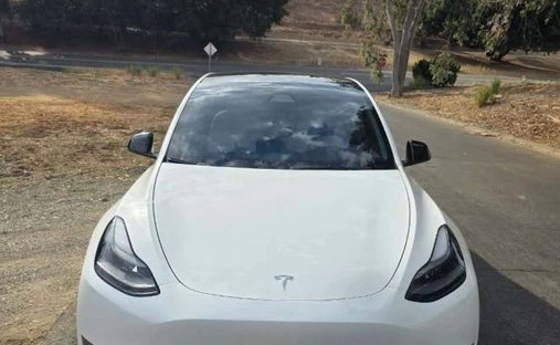2024 Tesla Model Y Performance Sport Utility 4D in Costa mesa, CA, United States 1