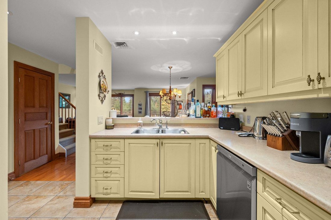 Condo in Mont-Tremblant, Quebec, Canada 4 - 19156216