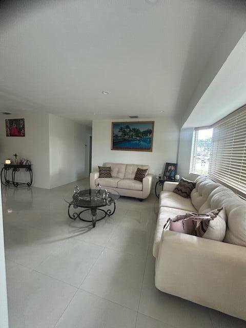 House in Hialeah, Florida, United States 2 - 19155276