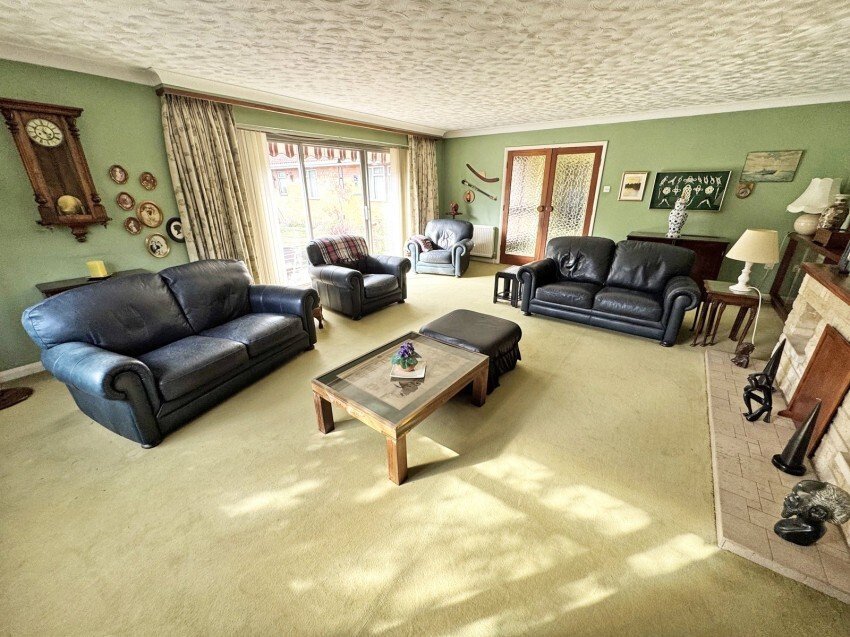 Bungalow in Sway, England 5 - 19155227