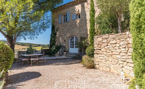 Villa in Grane, Auvergne-Rhone-Alpen, Frankreich 1