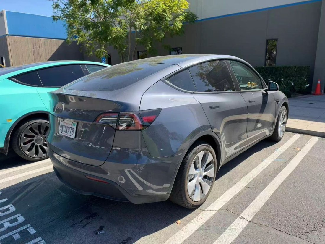 Suv in Costa Mesa, CA, United States 2 - 19156487