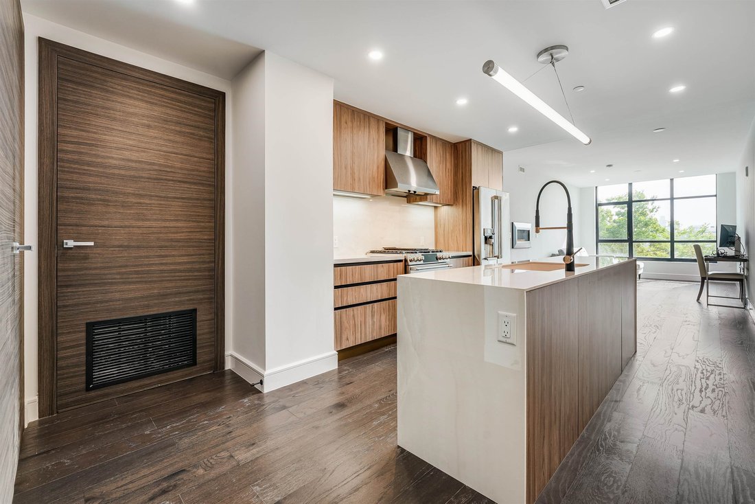 Condo in North Bergen, New Jersey, United States 1 - 19153893
