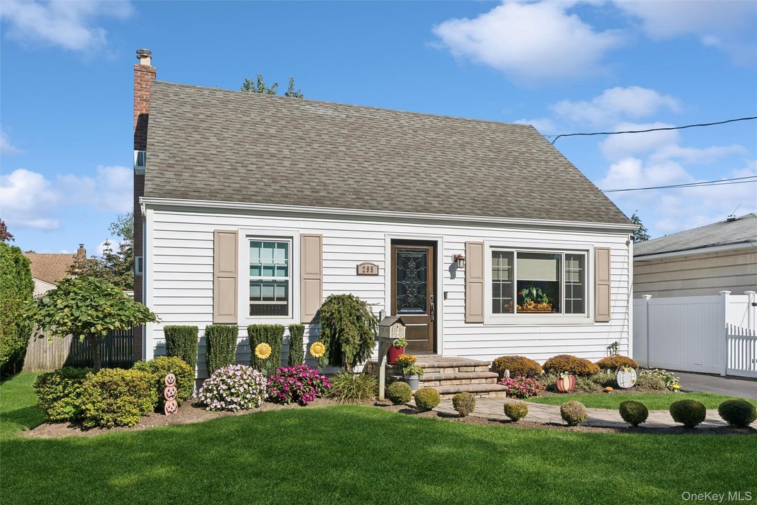 House in Massapequa, New York, United States 3 - 19156136