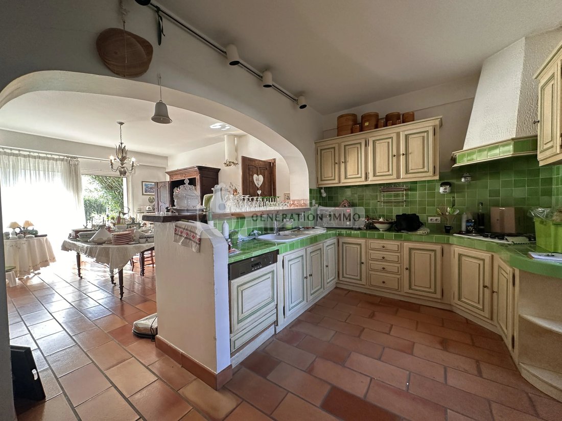 House in Fontvieille, Provence-Alpes-Côte d'Azur, France 5 - 19156061