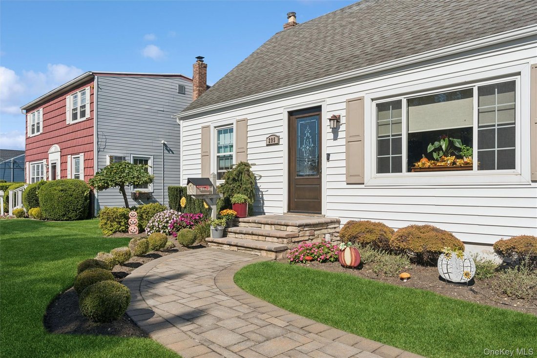House in Massapequa, New York, United States 4 - 19156136