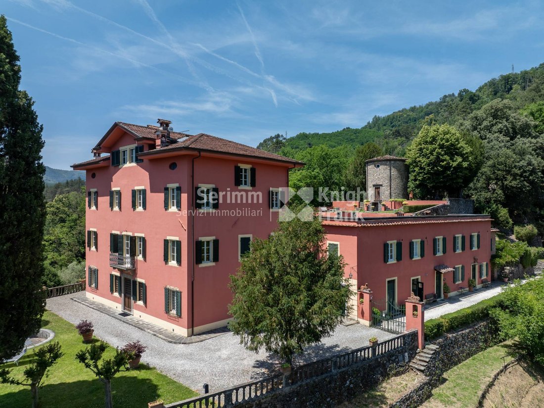 Villa in Bagni di Lucca, Tuscany, Italy 1 - 19157324