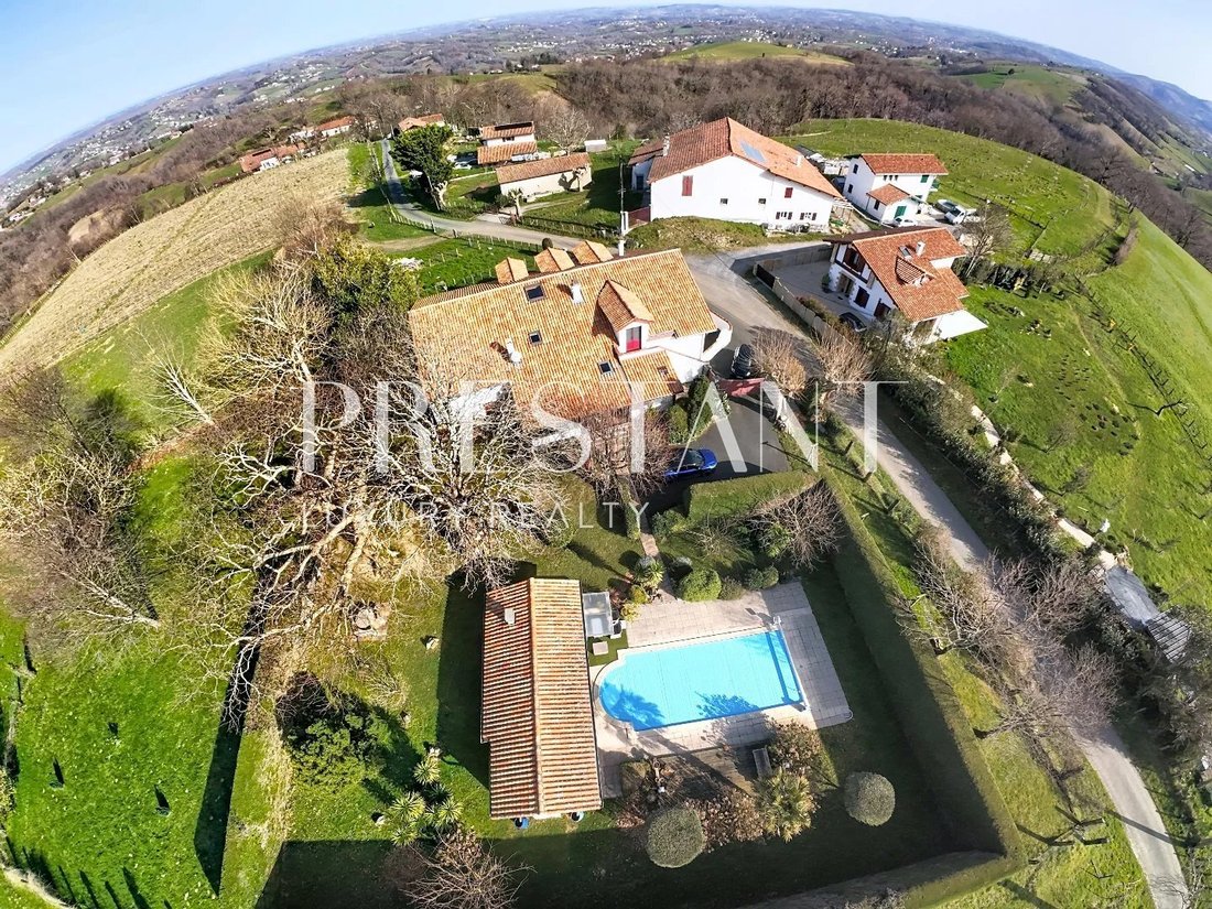House in Espelette, Nouvelle-Aquitaine, France 4 - 19155171