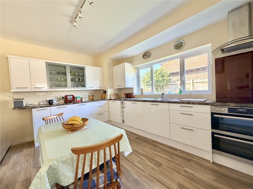 Chalet in Lymington, England 3 - 19155219
