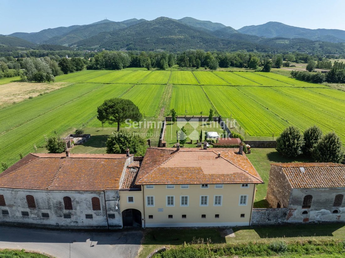 Villa in Centro, Capannori, Tuscany 2 - 19157341
