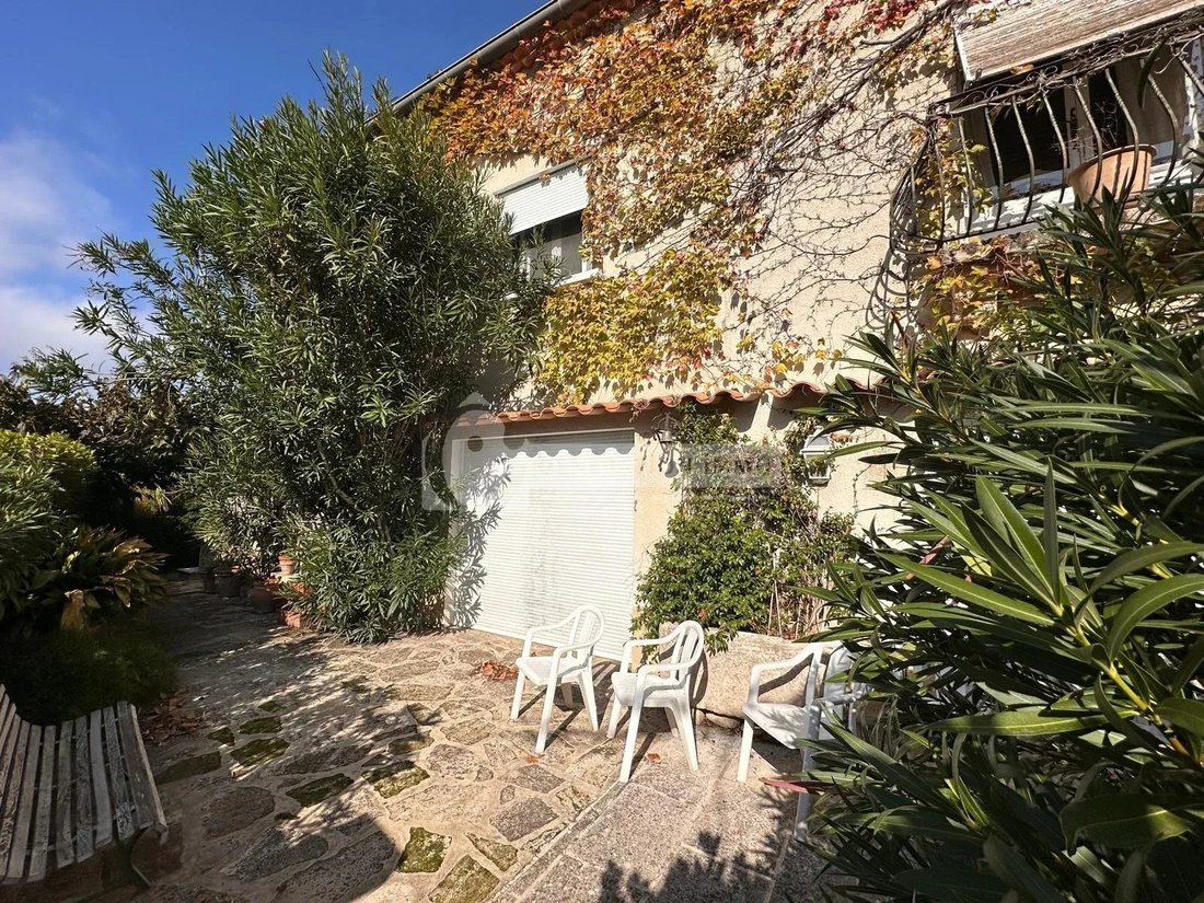 House in Fontvieille, Provence-Alpes-Côte d'Azur, France 3 - 19156061