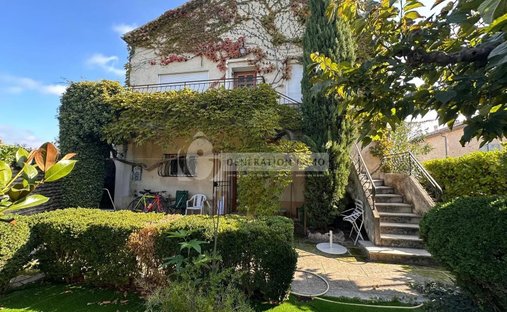 Haus in Fontvieille, Provence-Alpes-Côte d'Azur, Frankreich 1