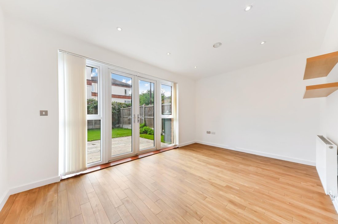 House in Boston Manor, Ealing, England 2 - 19155139