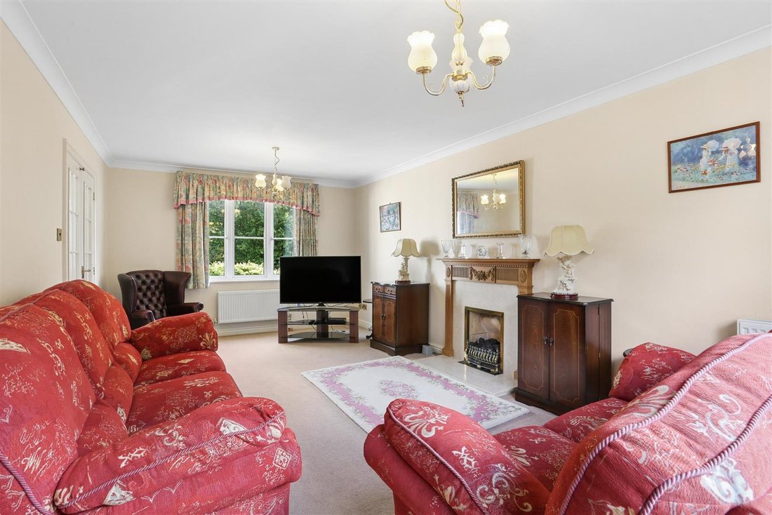 House in Ewell Court, Epsom and Ewell, England 3 - 19158022