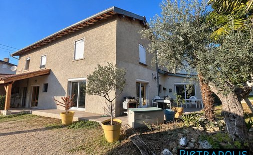 Haus in Genay, Auvergne-Rhone-Alpen, Frankreich 1