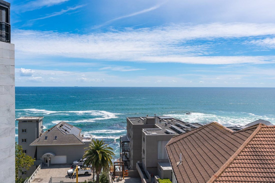 Apartment in Bantry Bay, Atlantic Seaboard, Cape Town 5 - 19158362