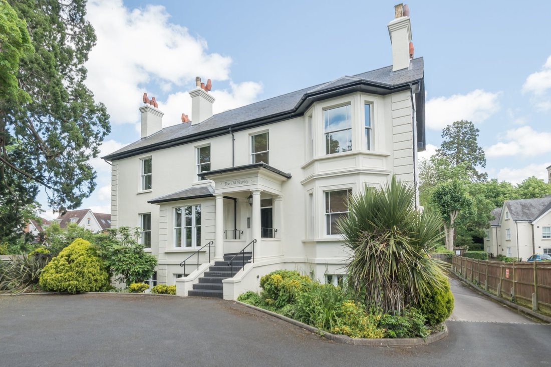 Apartment in Woodhatch, Reigate and Banstead, England 1 - 19158295