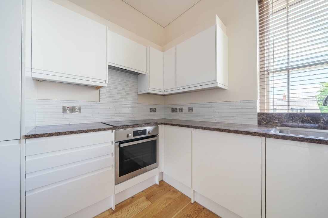 Apartment in Woodhatch, Reigate and Banstead, England 4 - 19158295