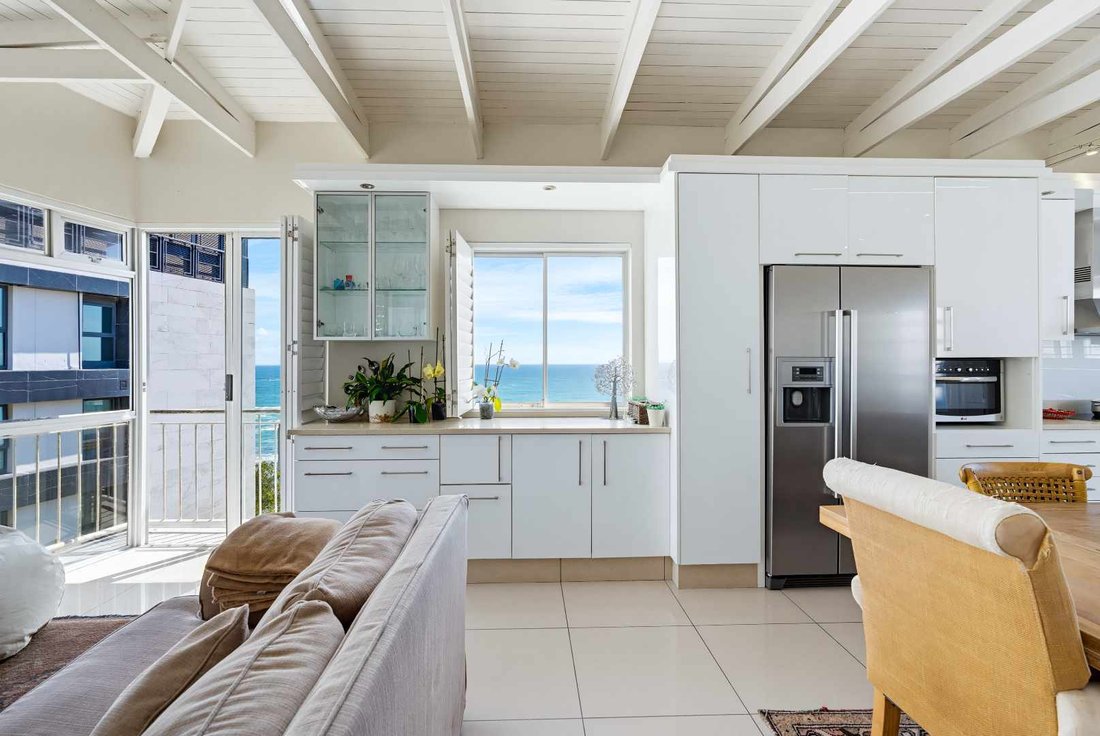 Apartment in Bantry Bay, Atlantic Seaboard, Cape Town 2 - 19158362