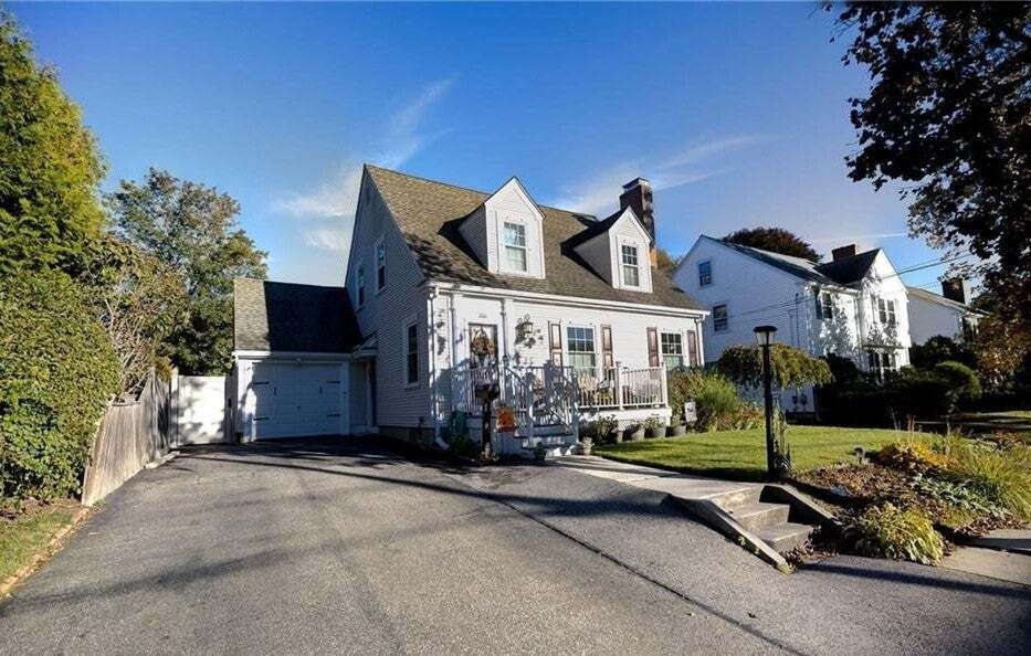 House in Warwick, Rhode Island, United States 2 - 19157908