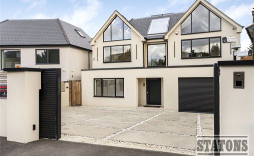House in Northaw, England 1