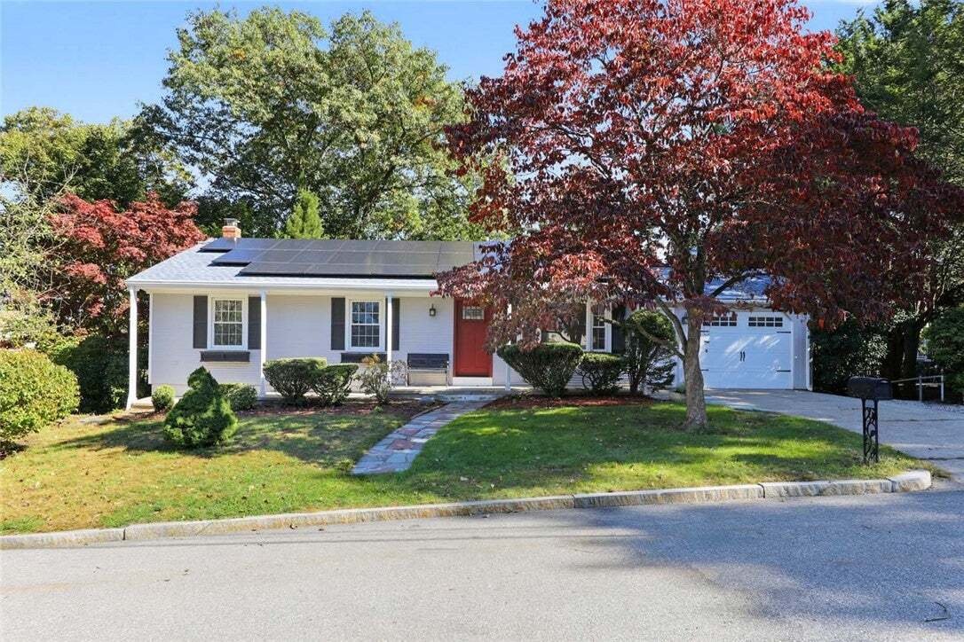 House in Lincoln, Rhode Island, United States 2 - 19157902