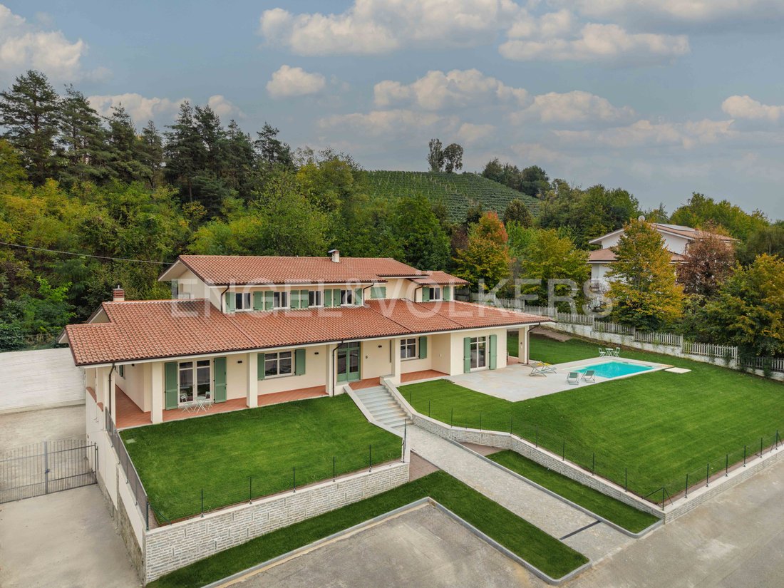 Villa in Trezzo Tinella, Piedmont, Italy 1 - 19158856