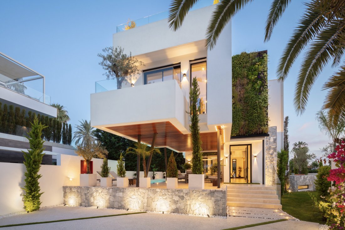Villa in Golden Mile, Andalusia, Spain 1 - 19159013