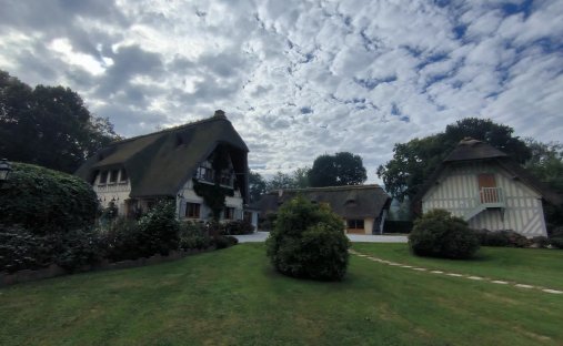 Estate in Bernay, Normandy, France 1
