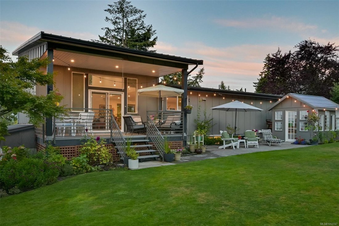 House in North Saanich, British Columbia, Canada 2 - 19158726