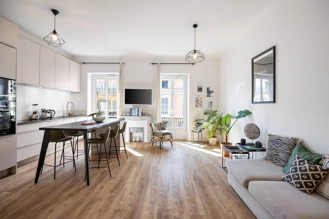 Wohnung in Nizza, Provence-Alpes-Côte d'Azur, Frankreich 1 - 19025087