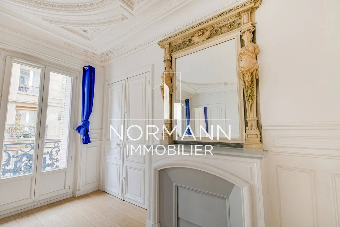 Apartment in Grange Aux Belles-Terrage, Paris 10e Arrondissement, Paris 4 - 19148505