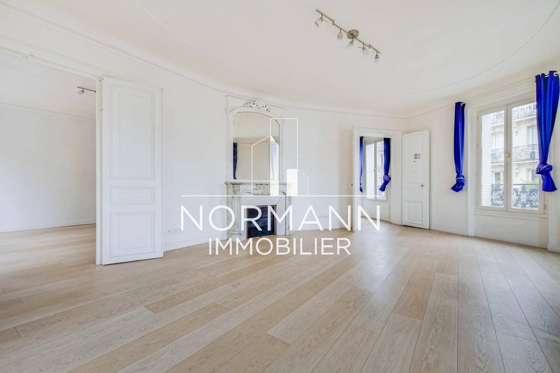 Apartment in Grange Aux Belles-Terrage, Paris 10e Arrondissement, Paris 5 - 19148505